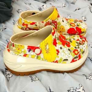 Mega high comfort Crocs :)